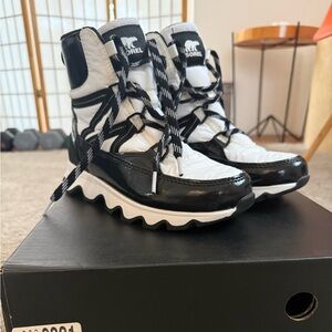 Sorel Women's Kinetic Sport Black and White Boots